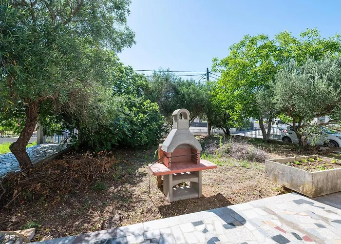 Apartamento Stunning In With Wifi Trogir